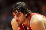 CHICAGO, IL - DECEMBER 28: Andrew Bogut #6 of the Milwaukee Bucks waits for a member of the Chicago Bulls to shoot a free-throw at the United Center on December 28, 2010 in Chicago, Illinois. The Bulls defeated the Bucks 90-77. NOTE TO USER: User expressly acknowledges and agrees that, by downloading and/or using this Photograph, User is consenting to the terms and conditions of the Getty Images License Agreement. (Photo by Jonathan Daniel/Getty Images)