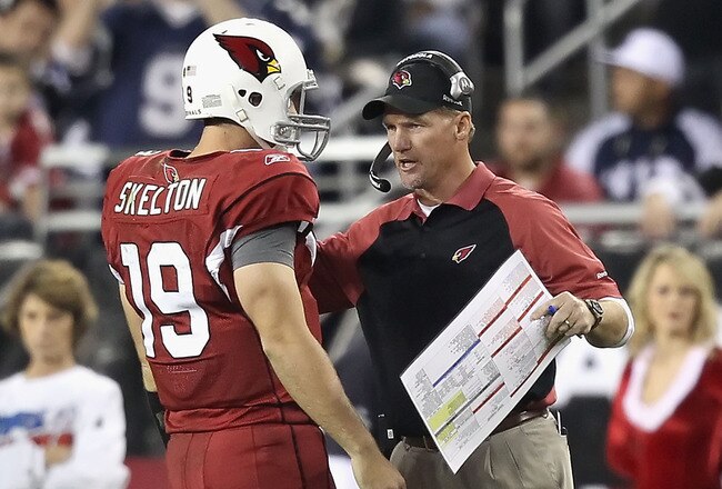 GLENDALE, AZ - DECEMBER 25:  Head coach Ken Whisenhunt of the Arizona Cardinals talks with quarterback John Skelton #19 during the NFL game against the Dallas Cowboys at the University of Phoenix Stadium on December 25, 2010 in Glendale, Arizona. The Cardinals defeated the Cowboys 27-26.  (Photo by Christian Petersen/Getty Images)