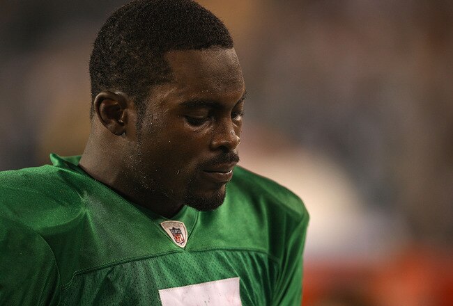 PHILADELPHIA - SEPTEMBER 12:  Michael Vick #7 of the Philadelphia Eagles  walks off the field after a loss in a game against the Green Bay Packers at Lincoln Financial Field on September 12, 2010 in Philadelphia, Pennsylvania. The Packers beat the Eagles 27-20.  (Photo by Mike Ehrmann/Getty Images)