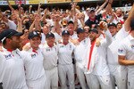 SYDNEY, AUSTRALIA - JANUARY 07:  The England team celebrate a 3-1 ashes victory with the Barmy Army during day fiveof the Fifth Ashes Test match between Australia and England at Sydney Cricket Ground on January 7, 2011 in Sydney, Australia.  (Photo by Tom Shaw/Getty Images)