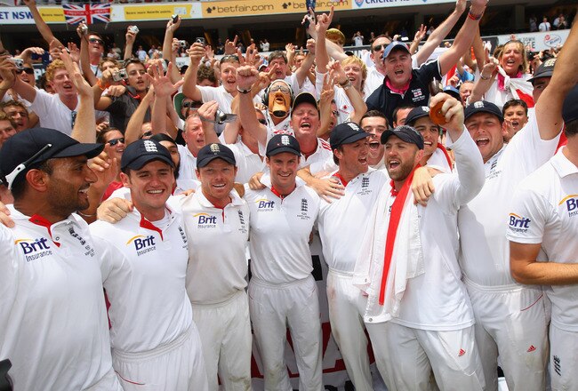SYDNEY, AUSTRALIA - JANUARY 07:  The England team celebrate a 3-1 ashes victory with the Barmy Army during day fiveof the Fifth Ashes Test match between Australia and England at Sydney Cricket Ground on January 7, 2011 in Sydney, Australia.  (Photo by Tom Shaw/Getty Images)