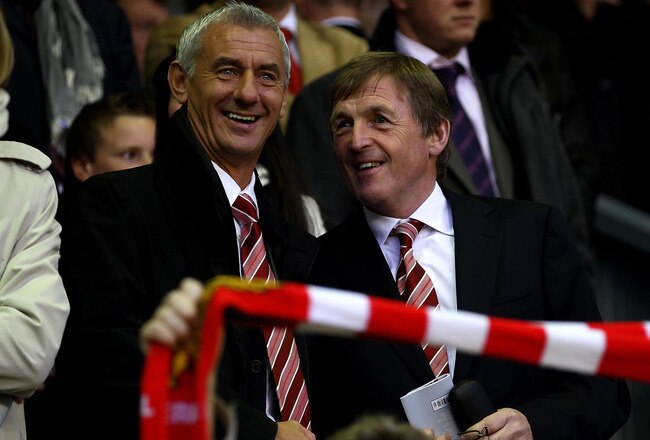 LIVERPOOL, ENGLAND - APRIL 29:  Ian Rush shares a joke with Kenny Dalglish (R) prior to the UEFA Europa League Semi-Final Second Leg match between Liverpool and Atletico Madrid at Anfield on April 29, 2010 in Liverpool, England.  (Photo by Clive Brunskill/Getty Images)