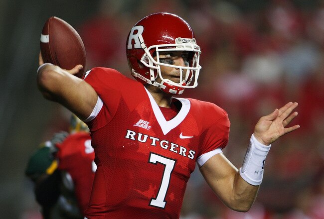 NEW BRUNSWICK, NJ - SEPTEMBER 02:  Tom Savage #7 of the Rutgers Scarlet Knights drops back against the Norfolk State Spartans at Rutgers Stadium on September 2, 2010 in New Brunswick, New Jersey.  (Photo by Andrew Burton/Getty Images)