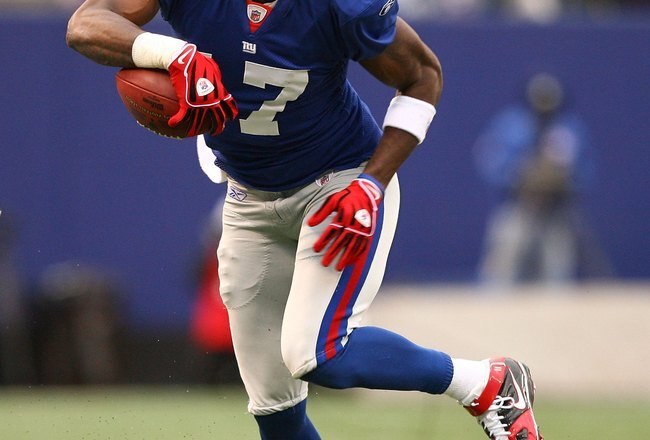 EAST RUTHERFORD, NJ - NOVEMBER 16:  Plaxico Burress #17 of the New York Giants in action against the Baltimore Ravens during their game on November 16, 2008 at Giants Stadium in East Rutherford, New Jersey.  (Photo by Al Bello/Getty Images)