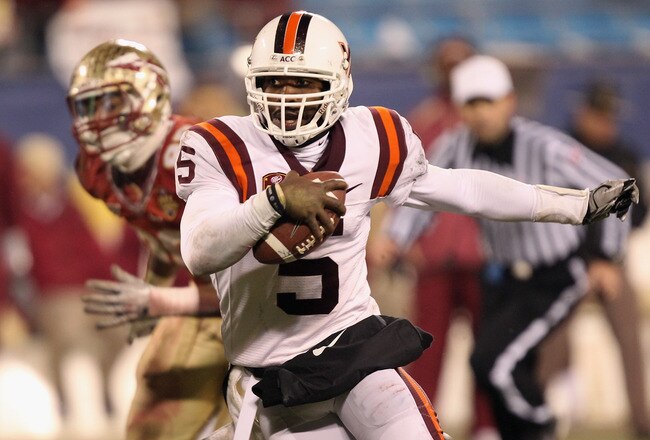 CHARLOTTE, NC - DECEMBER 04:  Tyrod Taylor #5 of the Virginia Tech Hokies runs with the ball against the Florida State Seminoles during their game at Bank of America Stadium on December 4, 2010 in Charlotte, North Carolina.  (Photo by Streeter Lecka/Getty Images)