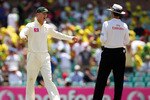 SYDNEY, AUSTRALIA - JANUARY 06:  Captain Michael Clarke speaks with umpire Billy Bowden as a wicket was referred during day four of the Fifth Ashes Test match between Australia and England at Sydney Cricket Ground on January 6, 2011 in Sydney, Australia.  (Photo by Cameron Spencer/Getty Images)