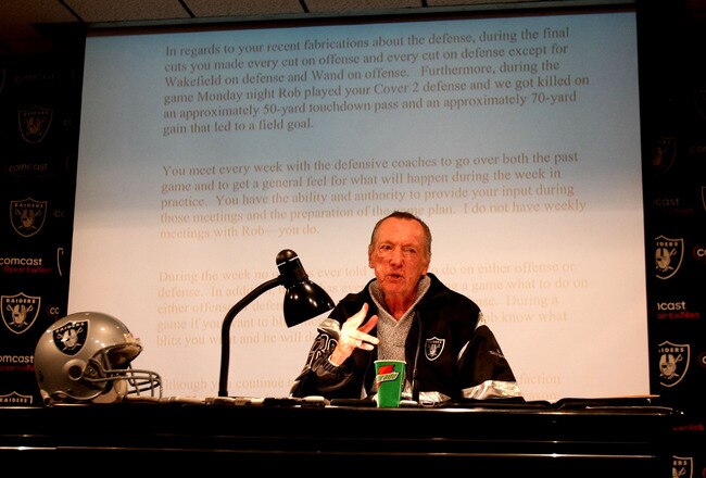 ALAMEDA, CA - SEPTEMBER 30:  Oakland Raiders owner Al Davis speaks during a press conference to announce the firing of head coach Lane Kiffin of the Oakland Raiders at the thier training facility on Septemer 30, 2008 in Alameda, California.  (Photo by Jed Jacobsohn/Getty Images)