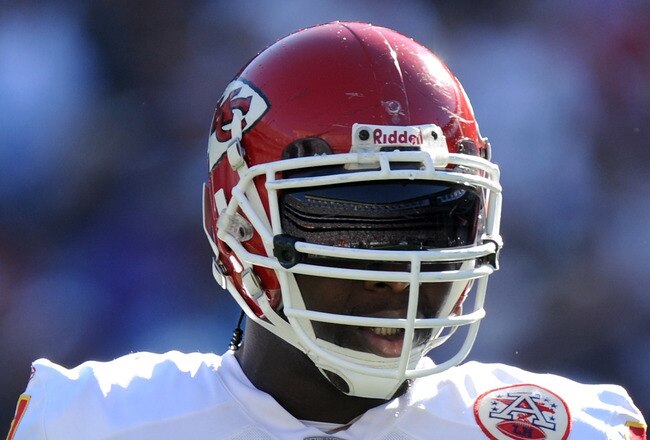 SAN DIEGO, CA - DECEMBER 12:  Tamba Hali #91 of the Kansas City Chiefs waits at the line of scrimmage against the San Diego Chargers at Qualcomm Stadium on December 12, 2010 in San Diego, California.  (Photo by Harry How/Getty Images)