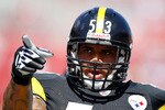 TAMPA, FL - SEPTEMBER 26:  Rookie center Maurkice Pouncey #53 of the Pittsburgh Steelers points during the game against the Tampa Bay Buccaneers at Raymond James Stadium on September 26, 2010 in Tampa, Florida.  (Photo by J. Meric/Getty Images)