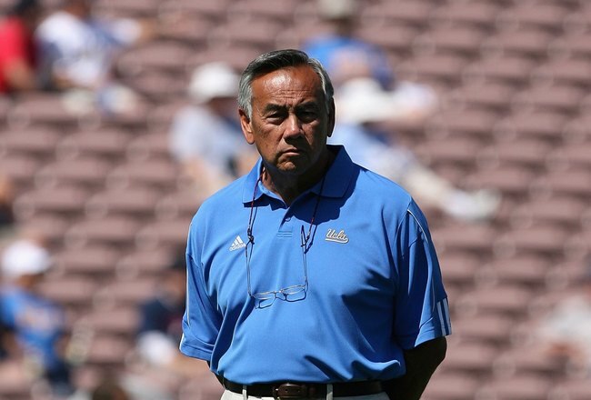 PASADENA, CA - SEPTEMBER 20:  Offensive Coordinatorm Norm Chow of the UCLA Bruins watches warm ups before the college football game against the Arizona Wildcats at the Rose Bowl on September 13, 2008 in Pasadena, California. The Wildcats defeated the Bruins 31-10.  (Photo by Christian Petersen/Getty Images)