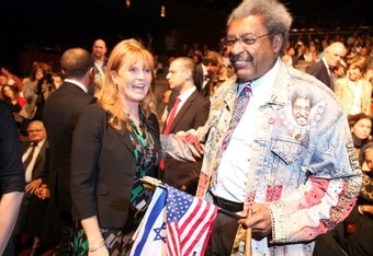 TEL AVIV - OCTOBER 27:  Duchess of York Sarah Ferguson (L) and American boxing promoter Don King speak during the concert celebration for the Peres Center for Peace's10th anniversary at the Tel Aviv opera October 27, 2008 in Tel Aviv, Israel. Nobel Peace Prize laureate Shimon Peres, the ninth President of the State of Israel, founded the non-profit Center for Peace as means to promote peace activities in the Middle East.  (Photo by Pavel Wolberg-Pool/Getty Images)