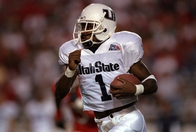 12 Sep 1998:  Tony Walker #1 of the Utah State Aggies in action during the game against the New Mexico Lobos at the University Stadium in Albuquerque, New Mexico. The Lobos defeated the Aggies 39-36.