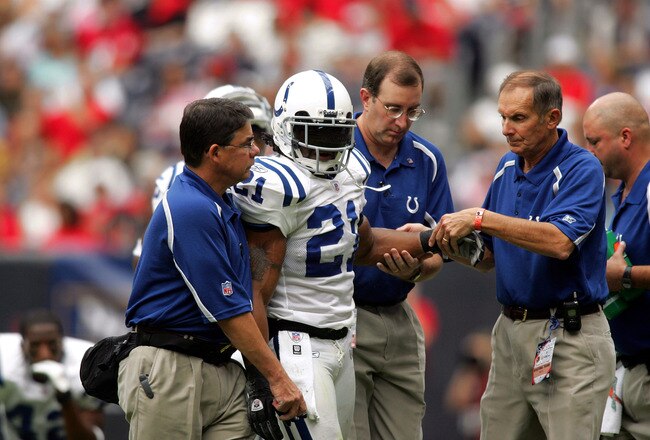 HOUSTON - OCTOBER 23:  Defensive back Bob Sanders #21 of the Indianapolis Colts leaves the field after an injury during play against the Houston Texans on October 23, 2005 at Reliant Stadium in Houston, Texas. The Colts defeated the Texans 38-20.  (Photo by Ronald Martinez/Getty Images)