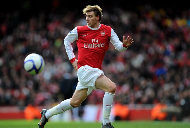 LONDON, ENGLAND - JANUARY 30:  Nicklas Bendtner of Arsenal runs with the ball during the FA Cup sponsored by E.ON fourth round match between Arsenal and Huddersfield Town at The Emirates Stadium on January 30, 2011 in London, England.  (Photo by Clive Mason/Getty Images)