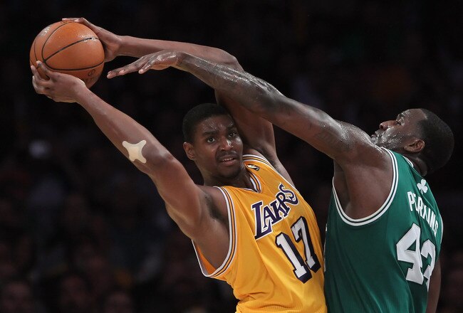 LOS ANGELES, CA - JANUARY 30:  Andrew Bynum #17 of the Los Angeles Lakers is defended by Kendrick Perkins #43 of the Boston Celtics in the second half at Staples Center on January 30, 2011 in Los Angeles, California. The Celtics defeated the Lakers 109-96.  (Photo by Jeff Gross/Getty Images)