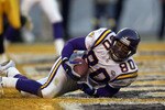 02 Dec 2001 : Cris Carter of the Minnesota Vikings dives to catch a pass during the game against the Pittsburgh Steelers at Heinz Field in Pittsburgh, Pennsylvania . The Steelers won 21-16. DIGITAL IMAGE. Mandatory Credit: Ezra Shaw/Allsport