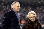 Chicago Bears owners Mike and Virginia McCaskey during the NFC Championship game at Soldier Field in Chicago, Illinois on January 21, 2007.  (Photo by Al Messerschmidt/Getty Images)