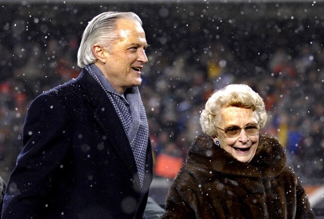 Chicago Bears owners Mike and Virginia McCaskey during the NFC Championship game at Soldier Field in Chicago, Illinois on January 21, 2007.  (Photo by Al Messerschmidt/Getty Images)