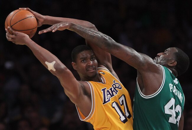 LOS ANGELES, CA - JANUARY 30:  Andrew Bynum #17 of the Los Angeles Lakers is defended by Kendrick Perkins #43 of the Boston Celtics in the second half at Staples Center on January 30, 2011 in Los Angeles, California. The Celtics defeated the Lakers 109-96.  (Photo by Jeff Gross/Getty Images)