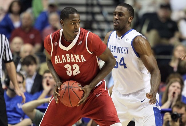 NASHVILLE, TN - MARCH 12:  Jamychal Green #32 of the Alabama Crimson Tide posts up against the Kentucky Wildcats during the quarterfinals of the SEC Men's Basketball Tournament at the Bridgestone Arena on March 12, 2010 in Nashville, Tennessee.  (Photo by Andy Lyons/Getty Images)