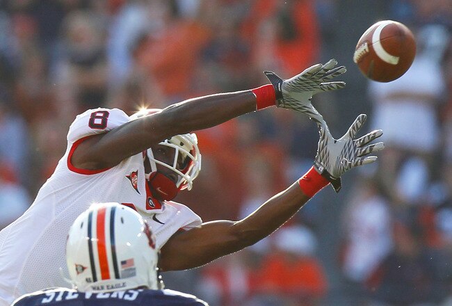 AUBURN, AL - NOVEMBER 13:  A.J. Green #8 of the Georgia Bulldogs pulls in this reception against Craig Stevens #46 of the Auburn Tigers at Jordan-Hare Stadium on November 13, 2010 in Auburn, Alabama.  (Photo by Kevin C. Cox/Getty Images)