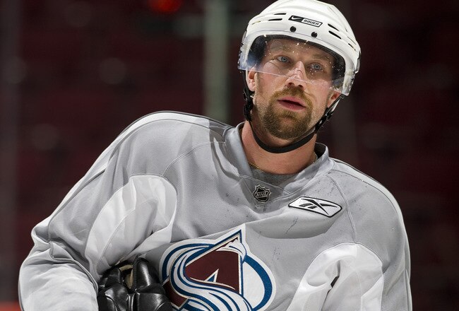 VANCOUVER, CANADA - FEBRUARY 27:   Peter Forsberg #21 of the Colorado Avalanche carries a pad from his skate to the bench during a game-day practice at General Motors Place on February 27, 2008 in Vancouver, British Columbia, Canada.  (Photo by Jeff Vinnick/Getty Images)