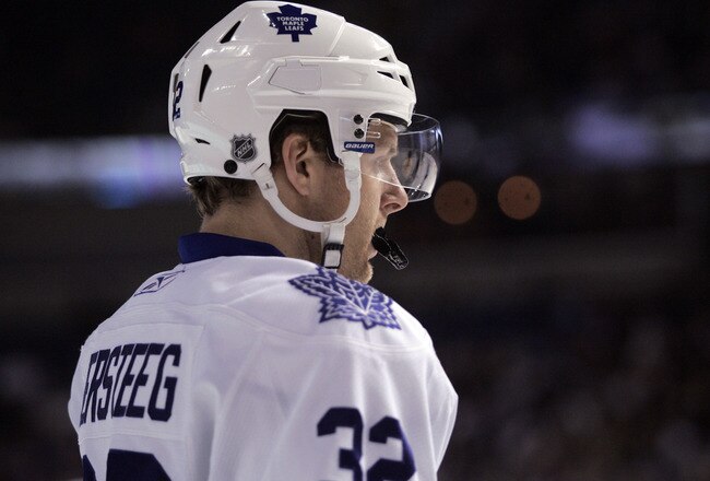 TAMPA, FL - JANUARY 25: Kris Versteeg #32 of the Toronto Maple Leafs skates against the Tampa Bay Lightning at St. Pete Times Forum on January 25, 2011 in Tampa, Florida. The Lightning defeated the Leafs 2-0. (Photo by Justin K. Aller/Getty Images)