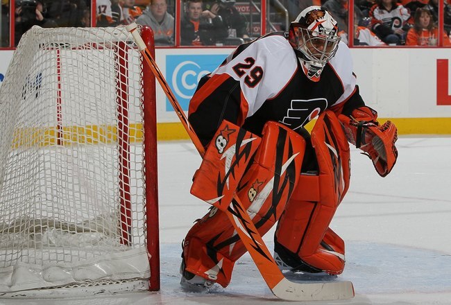 PHILADELPHIA - JANUARY 28:  Ray Emery #29 of The Philadelphia Flyers in action against the Atlanta Thrashers during their game on January 28, 2010 at The Wachovia Center in Philadelphia, Pennsylvania.  (Photo by Al Bello/Getty Images)