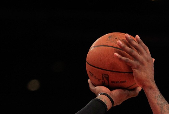NEW YORK, NY - FEBRUARY 16:  Amar'e Stoudemire #1 of the New York Knicks shoots a free throw against the Atlanta Hawks at Madison Square Garden on February 16, 2011 in New York City. NOTE TO USER: User expressly acknowledges and agrees that, by downloading and/or using this Photograph, User is consenting to the terms and conditions of the Getty Images License Agreement.  (Photo by Chris Trotman/Getty Images)