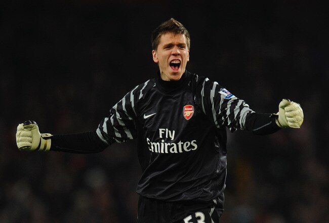 LONDON, ENGLAND - JANUARY 25:  Wojciech Szczesny of Arsenal celebrates during the Carling Cup Semi Final Second Leg match between Arsenal and Ipswich Town at Emirates Stadium on January 25, 2011 in London, England.  (Photo by Clive Mason/Getty Images)