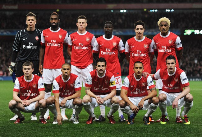 LONDON, ENGLAND - FEBRUARY 16: The Arsenal team poses prior to the UEFA Champions League round of 16 first leg match between Arsenal and Barcelona at the Emirates Stadium on February 16, 2011 in London, England.  (Photo by Jasper Juinen/Getty Images)