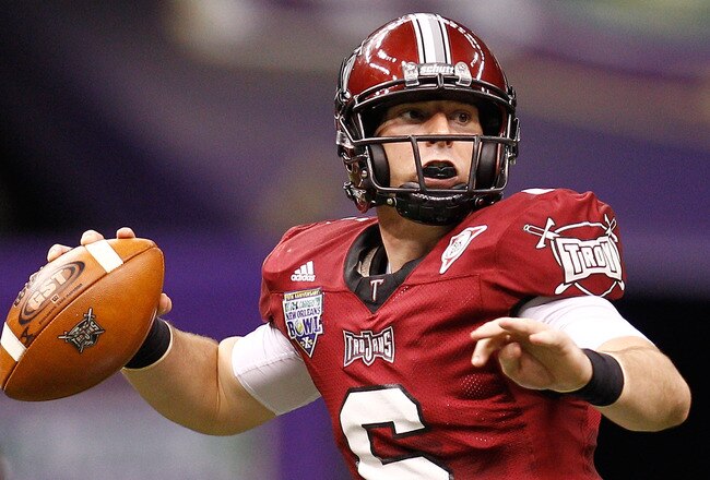NEW ORLEANS, LA - DECEMBER 18:  Quarterback Corey Robinson #6 of the Troy University Trojans throws a pass during the game against the Ohio University Bobcats during the R&L Carriers New Orleans Bowl at the Louisiana Superdome on December 18, 2010 in New Orleans, Louisiana.  (Photo by Chris Graythen/Getty Images)