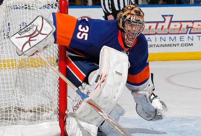 UNIONDALE, NY - FEBRUARY 21:  Goalie Al Montoya #35 of the New York Islanders protects the net during an NHL hockey game against the Florida Panthers at the Nassau Coliseum on February 21, 2011 in Uniondale, New York.  (Photo by Paul Bereswill/Getty Images)