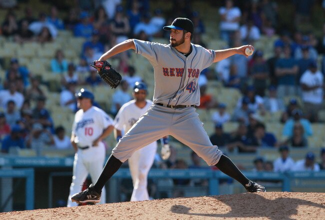 LOS ANGELES, CA - JULY 24:  Oliver Perez #46 of the New York Mets pitches against the Los Angeles Dodgers at Dodger Stadium on July 24, 2010 in Los Angeles, California.  (Photo by Jeff Gross/Getty Images)