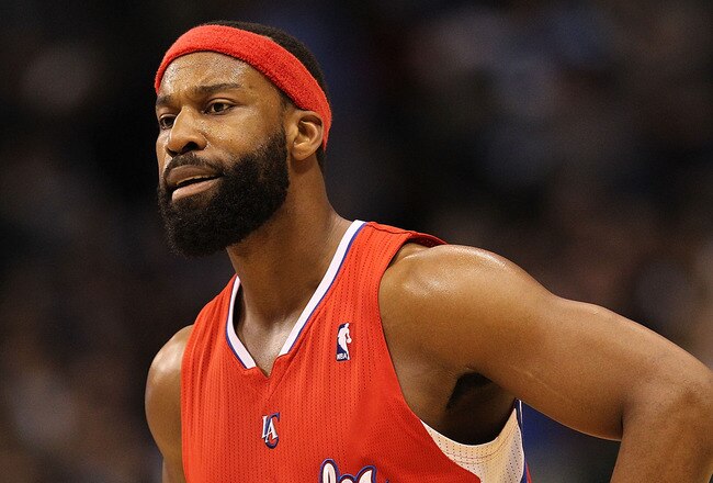 DALLAS, TX - JANUARY 25:  Baron Davis #5 of the Los Angeles Clippers at American Airlines Center on January 25, 2011 in Dallas, Texas.  NOTE TO USER: User expressly acknowledges and agrees that, by downloading and or using this photograph, User is consenting to the terms and conditions of the Getty Images License Agreement.  (Photo by Ronald Martinez/Getty Images)