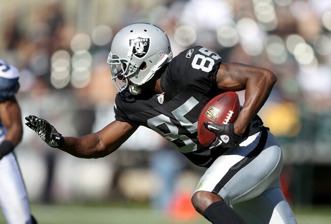 OAKLAND, CA - OCTOBER 31:  Darrius Heyward-Bey #85 of the Oakland Raiders in action against the Seattle Seahawks at Oakland-Alameda County Coliseum on October 31, 2010 in Oakland, California.  (Photo by Ezra Shaw/Getty Images)