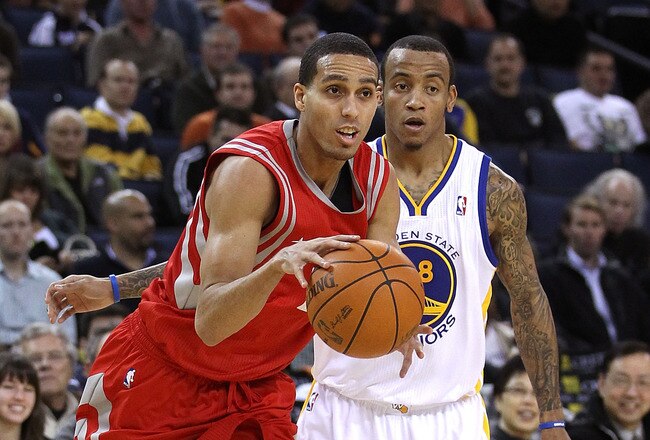 OAKLAND, CA - DECEMBER 20:  Kevin Martin #12 of the Houston Rockets in action against the Golden State Warriors at Oracle Arena on December 20, 2010 in Oakland, California. NOTE TO USER: User expressly acknowledges and agrees that, by downloading and or using this photograph, User is consenting to the terms and conditions of the Getty Images License Agreement.  (Photo by Ezra Shaw/Getty Images)