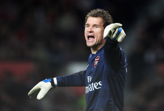 MANCHESTER, UNITED KINGDOM - FEBRUARY 16:  Jens Lehmann  of Arsenal shouts to his team mates during the FA Cup sponsored by E.ON 5th Round match between Manchester United and Arsenal at Old Trafford on February 16, 2008 in Manchester, England.  (Photo by Laurence Griffiths/Getty Images)