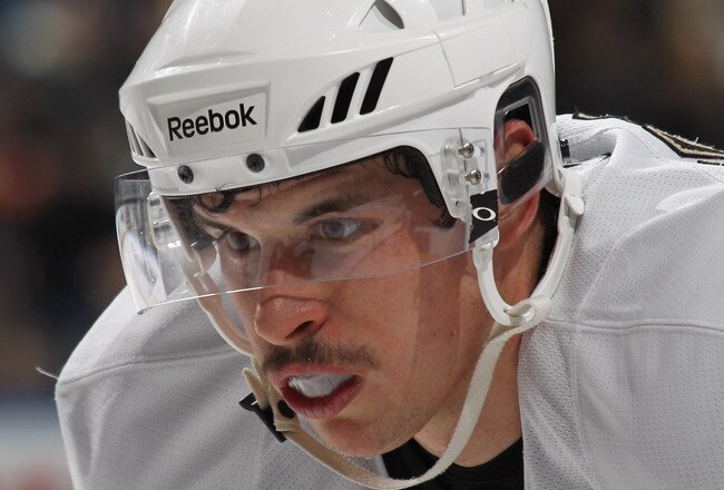 UNIONDALE, NY - DECEMBER 29:  Sidney Crosby #87 of the Pittsburgh Penguins skates against the New York Islanders at the Nassau Coliseum on December 29, 2010 in Uniondale, New York.  (Photo by Bruce Bennett/Getty Images)