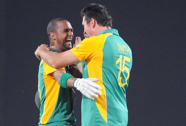NAGPUR, INDIA - MARCH 12:  Robin Peterson and Graeme Smith of South Africa celebrate the teams' win during the ICC Cricket World Cup match between South Africa and India at VCA Stadium on March 12, 2011 in Nagpur, India. (Photo by Lee Warren / Gallo Images/Getty Images)