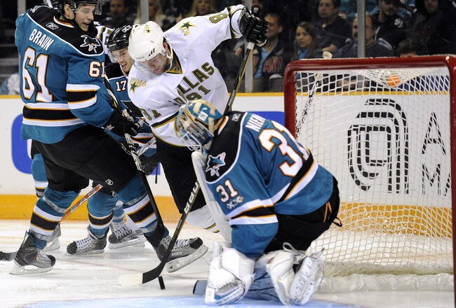 SAN JOSE, CA - MARCH 5: Brad Richards #91of the Dallas Stars can't get his rebound shot by Antti Niemi #31 of the San Jose Sharks in the third period during an NHL hockey game at the HP Pavilion on March 5, 2011 in San Jose, California. The Stars won the game 3-2. (Photo by Thearon W. Henderson/Getty Images)