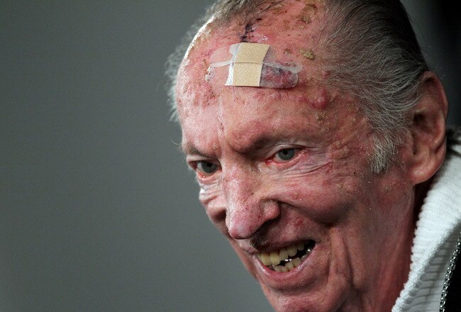 ALAMEDA, CA - JANUARY 18:  Oakland Raiders owner Al Davis speaks during a press conference on January 18, 2011 in Alameda, California. Hue Jackson was introduced as the new coach of the Oakland Raiders, replacing the fired Tom Cable.  (Photo by Justin Sullivan/Getty Images)