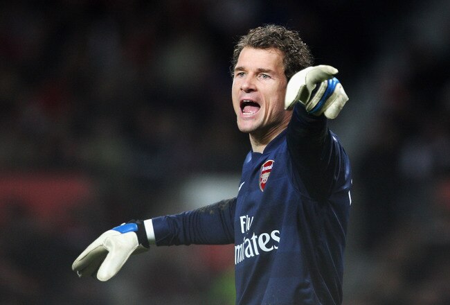MANCHESTER, UNITED KINGDOM - FEBRUARY 16:  Jens Lehmann  of Arsenal shouts to his team mates during the FA Cup sponsored by E.ON 5th Round match between Manchester United and Arsenal at Old Trafford on February 16, 2008 in Manchester, England.  (Photo by Laurence Griffiths/Getty Images)