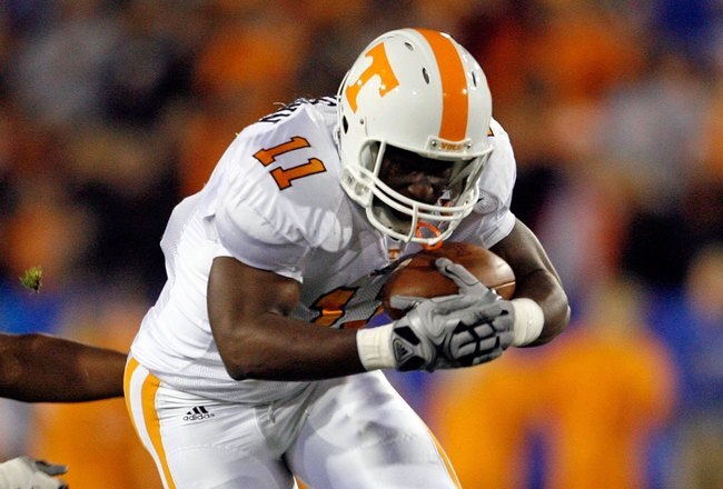 LEXINGTON, KY - NOVEMBER 28:  Bryce Brown #11 of the Tennessee Volunteers runs with the ball during the SEC game against the Kentucky Wildcats at Commonwealth Stadium on November 28, 2009 in Lexington, Kentucky.  (Photo by Andy Lyons/Getty Images)