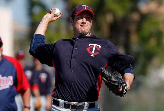 FORT MYERS, FL - FEBRUARY 23:  Pitcher Joe Nathan #36 of the Minnesota Twins throws during a spring training workout session at Hammond Stadium on February 23, 2011 in Fort Myers, Florida.  (Photo by J. Meric/Getty Images)