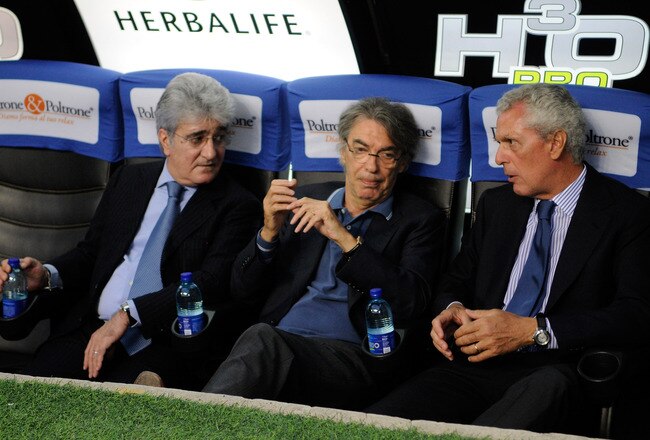 MILAN, ITALY - MAY 17: Natalino Moratti, Massimo Moratti and Marco Tronchetti Provera of FC Inter talk during the Serie A match between FC Inter Milan and  AC Siena, at the Meazza Stadium on May 17, 2009 in Milan, Italy. (Photo by Claudio Villa/Getty Images)