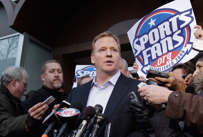 WASHINGTON, DC - MARCH 11:   NFL Commissioner Roger Goodell talks with the media outside the Federal Mediation and Conciliation Service building March 11, 2011 in Washington, DC. The NFLPA has filed for decertification and will no longer be the exclusive collective bargaining representative for the players. Players will now be able to file antitrust lawsuits against the NFL.  (Photo by Rob Carr/Getty Images)