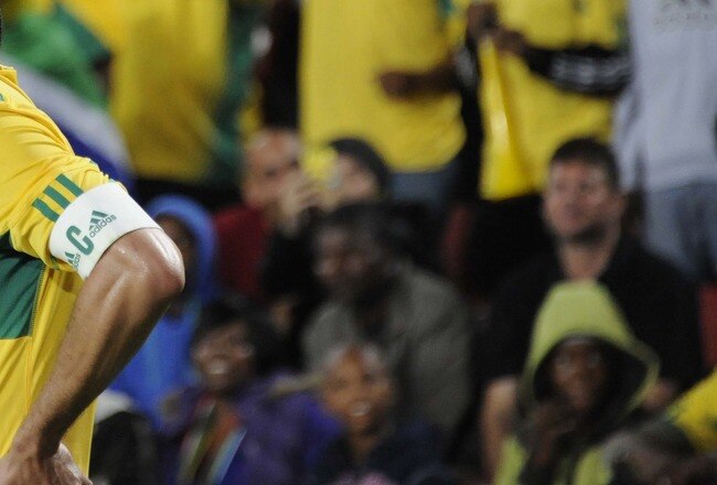 JOHANNESBURG, SOUTH AFRICA - MARCH 26,South African captain Steven Pienaar during the African Cup of Nations Qualifier match between South Africa and Egypt at Coca Cola Park on March 26, 2011 in Johannesburg, South AfricaPhoto by Samuel Shivambu / Gallo Images  JOHANNESBURG, SOUTH AFRICA - MARCH 26:  South African captain Steven Pienaar looks on during the 2012 Africa Cup of Nations Qualifier match between South Africa and Egypt at Coca Cola Park on March 26, 2011 in Johannesburg, South Africa.  (Photo by Samuel Shivambu/Gallo Images/Getty Images)