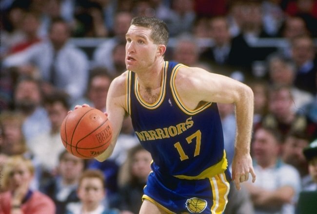 1989-1990:  Forward Chris Mullin of the Golden State Warriors in action with the basketball.