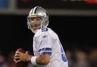 MINNEAPOLIS - OCTOBER 17:  Quarterback Tony Romo #9 of the Dallas Cowboys drops back to pass against the Minnesota Vikings at Mall of America Field on October 17, 2010 in Minneapolis, Minnesota.  (Photo by Jeff Gross/Getty Images)
